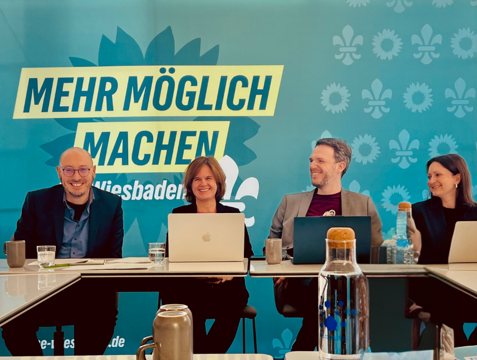 Foto von der Pressekonferenz mit Kreisvorsitzenden und Spitzenduo